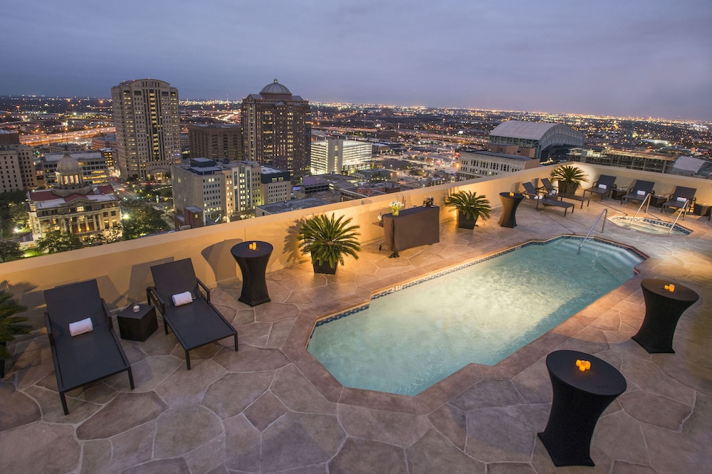 Rooftop pool, Magnolia Hotel Houston, A Tribute Portfolio Hotel