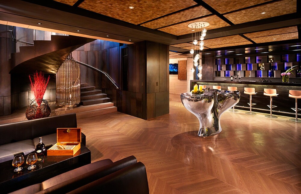 Hotel Bar