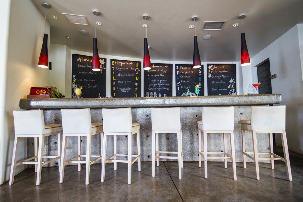 Hotel Bar
