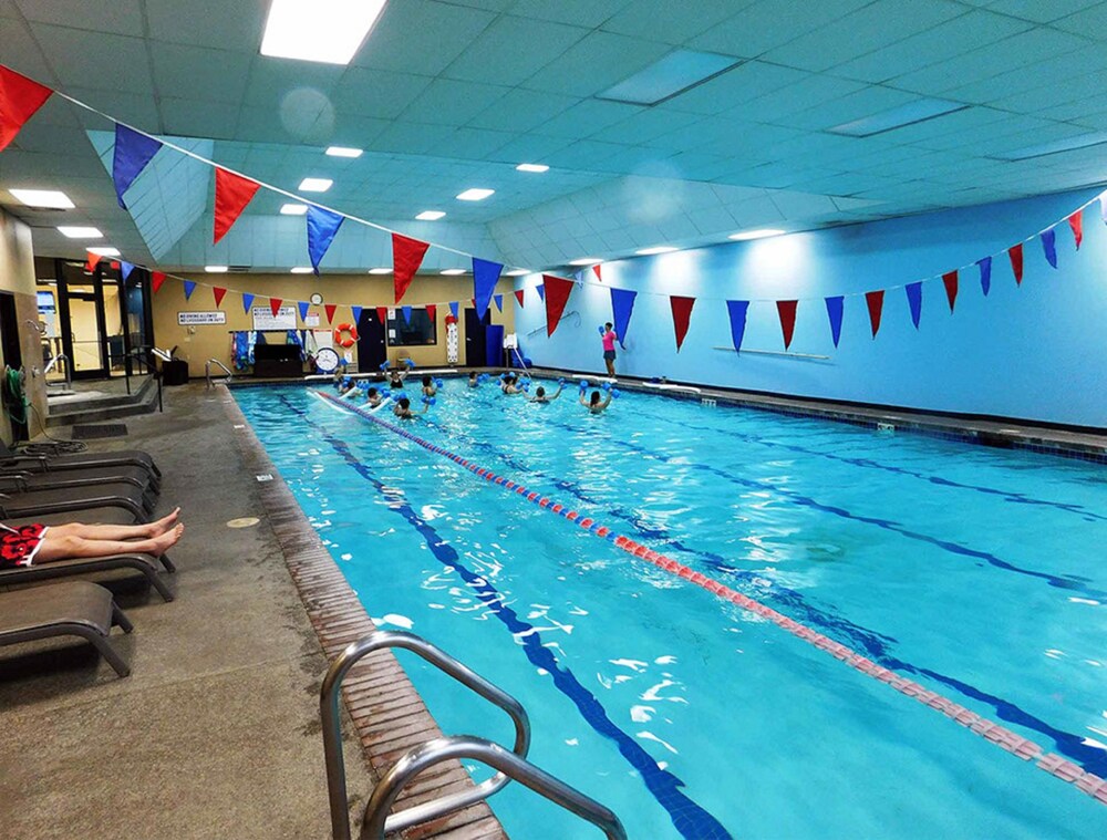 Indoor pool, Turning Leaf Townhome Suites