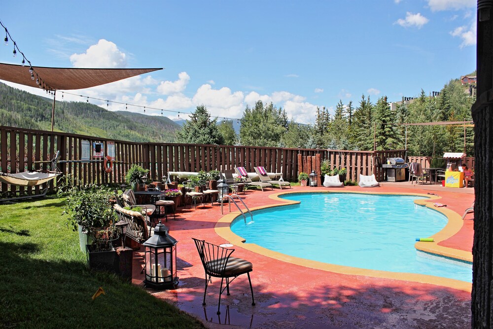 Outdoor pool, Vail Run Resort