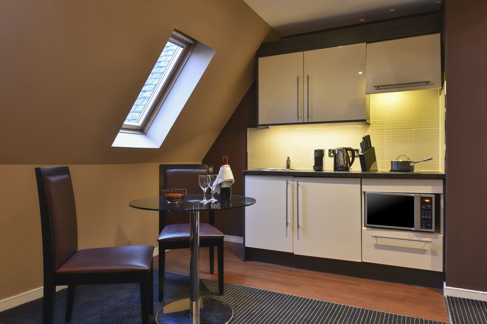 Executive Room, 1 Bedroom - In-Room Kitchenette