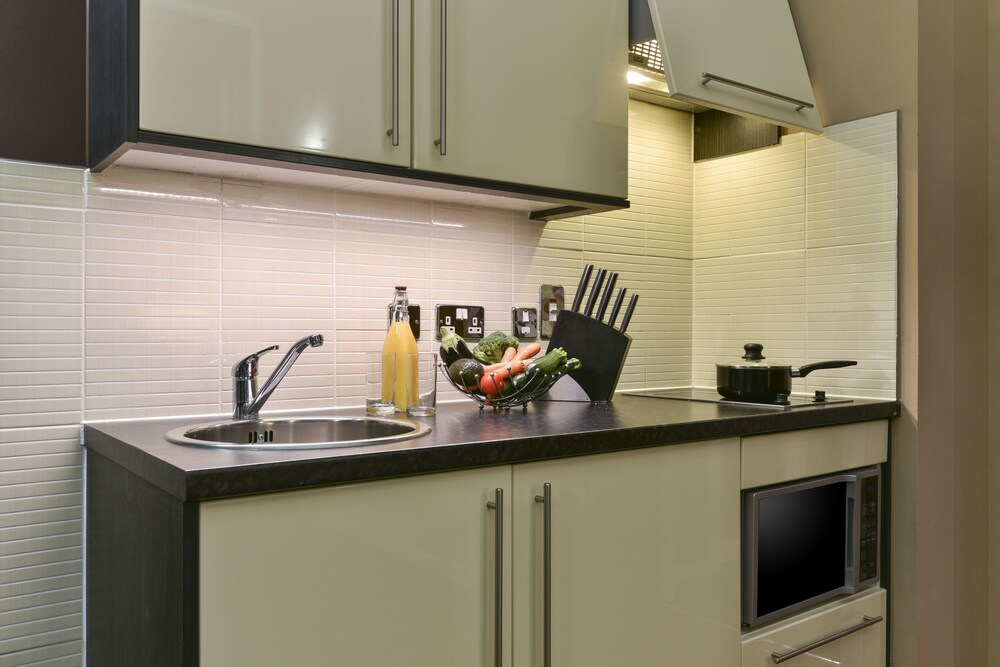 Deluxe Studio - In-Room Kitchenette
