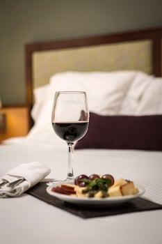 Room Service - Dining