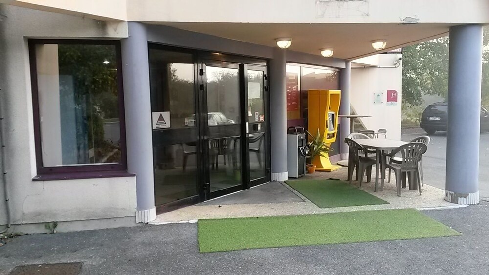 호텔 입구