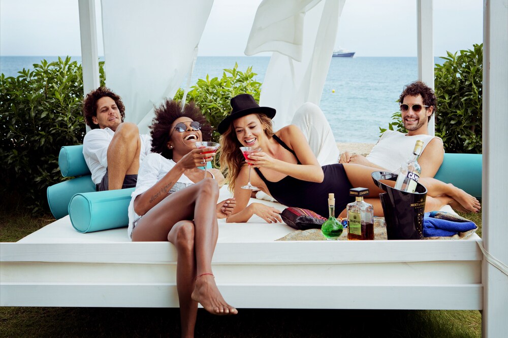Poolside Bar