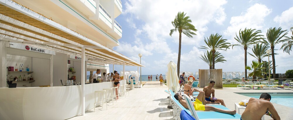 Poolside Bar