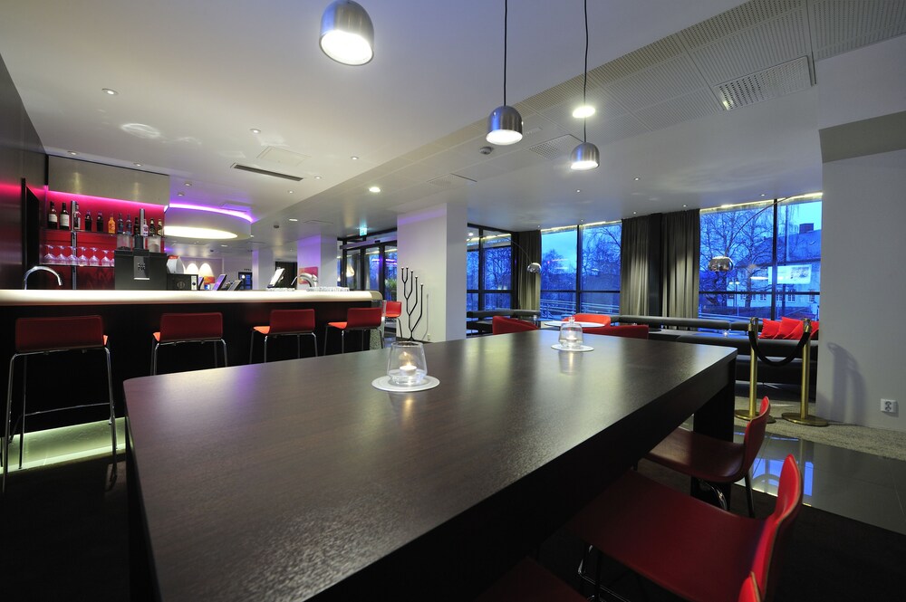 Hotel Lounge