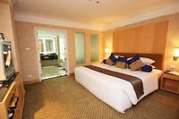 Senior Deluxe Suite
