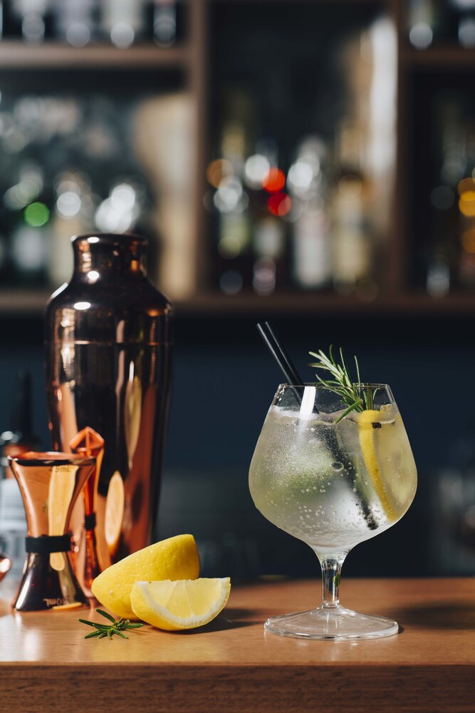 Hotel Bar