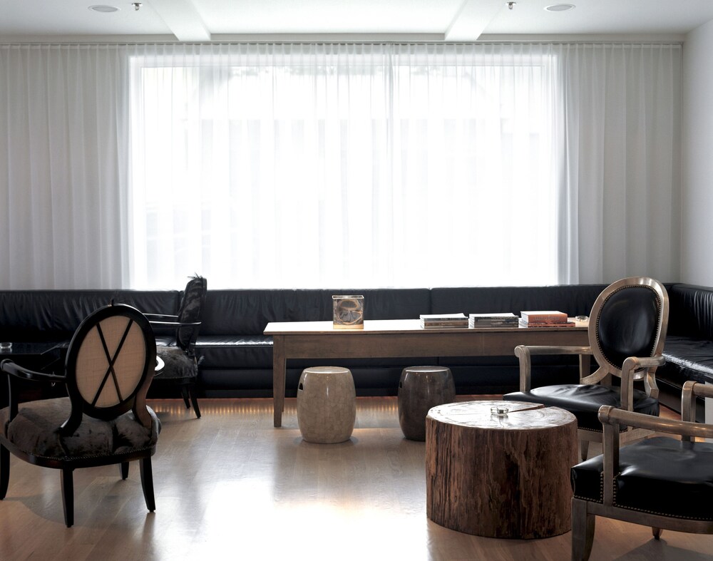Hotel Bar