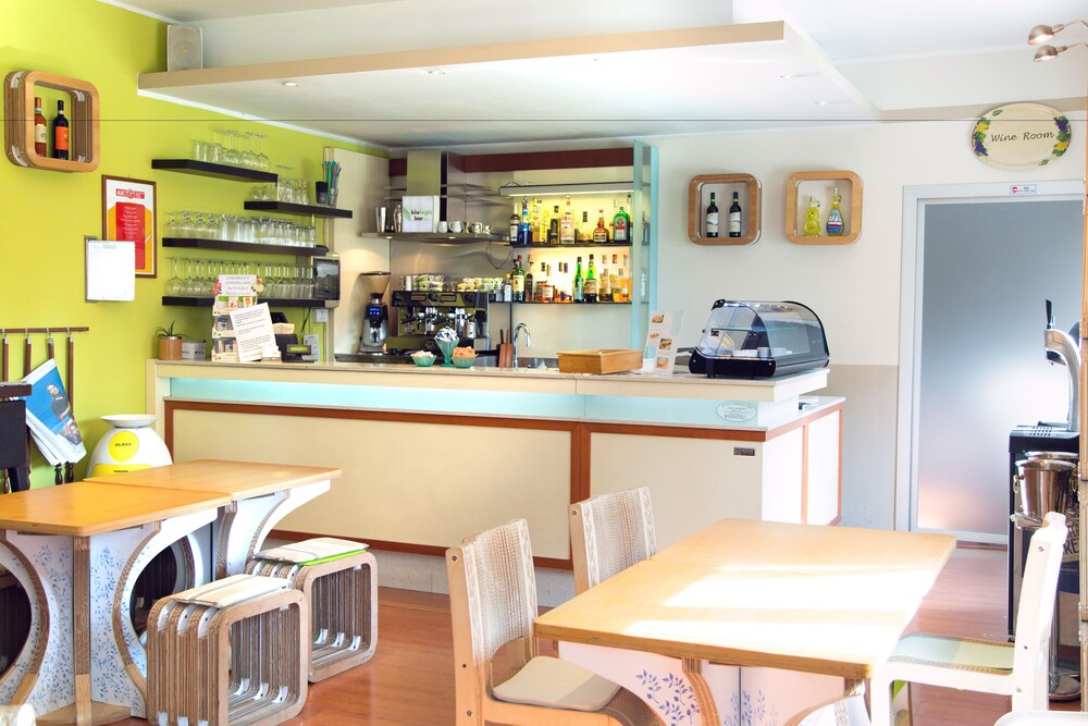 Hotel Bar