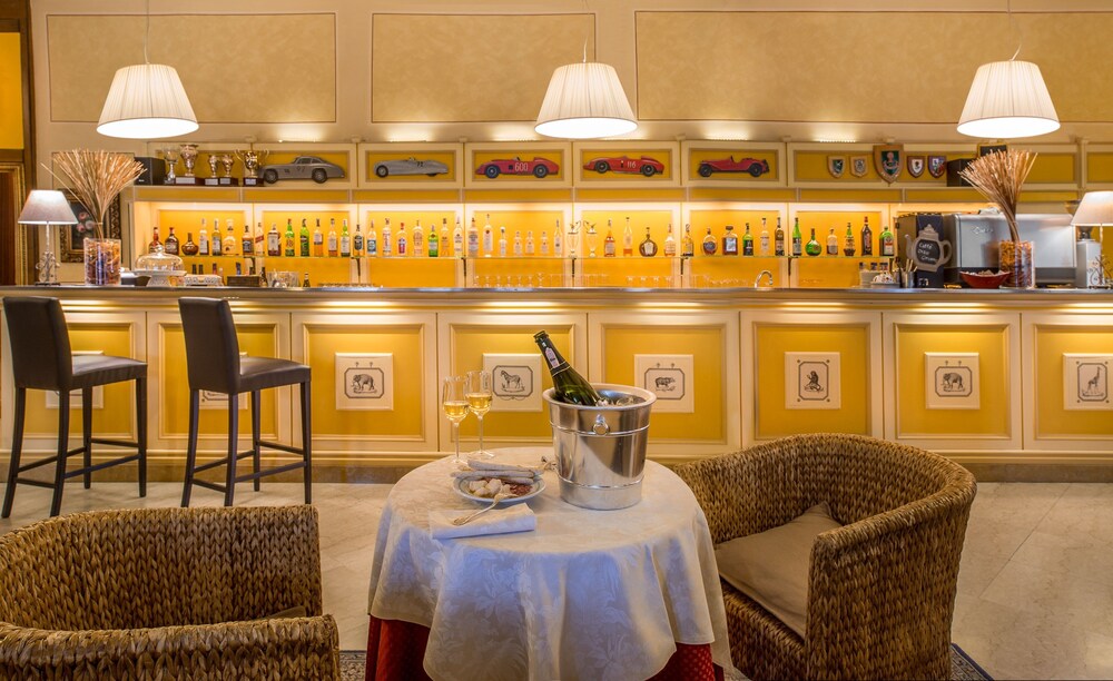 Hotel Lounge