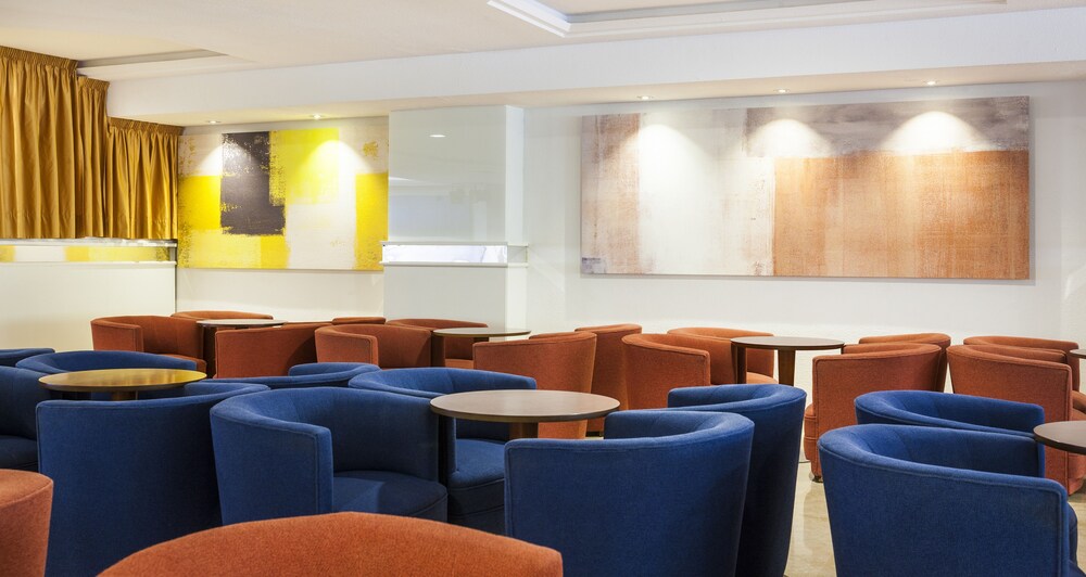 Hotel Lounge