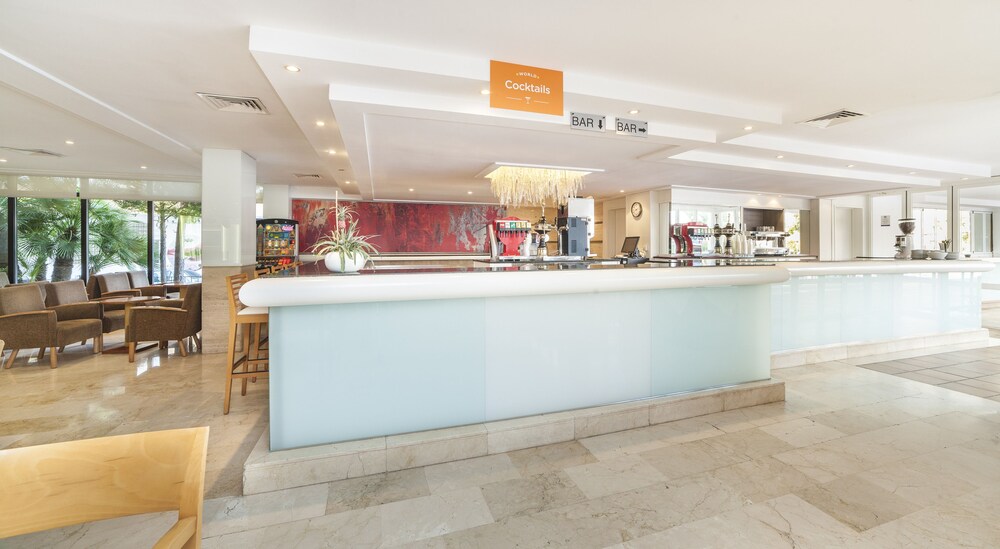Hotel Bar