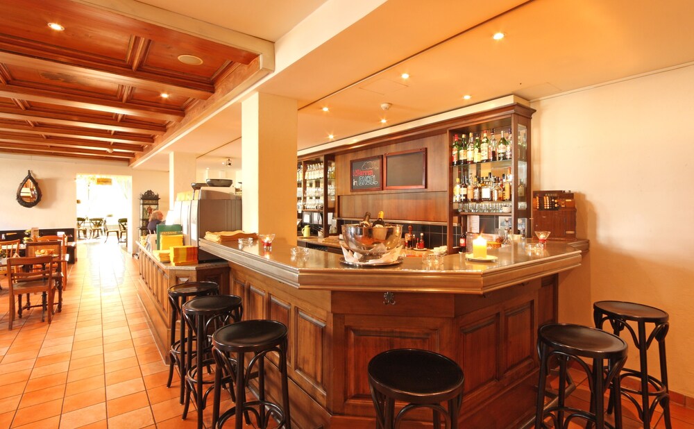 Hotel Bar