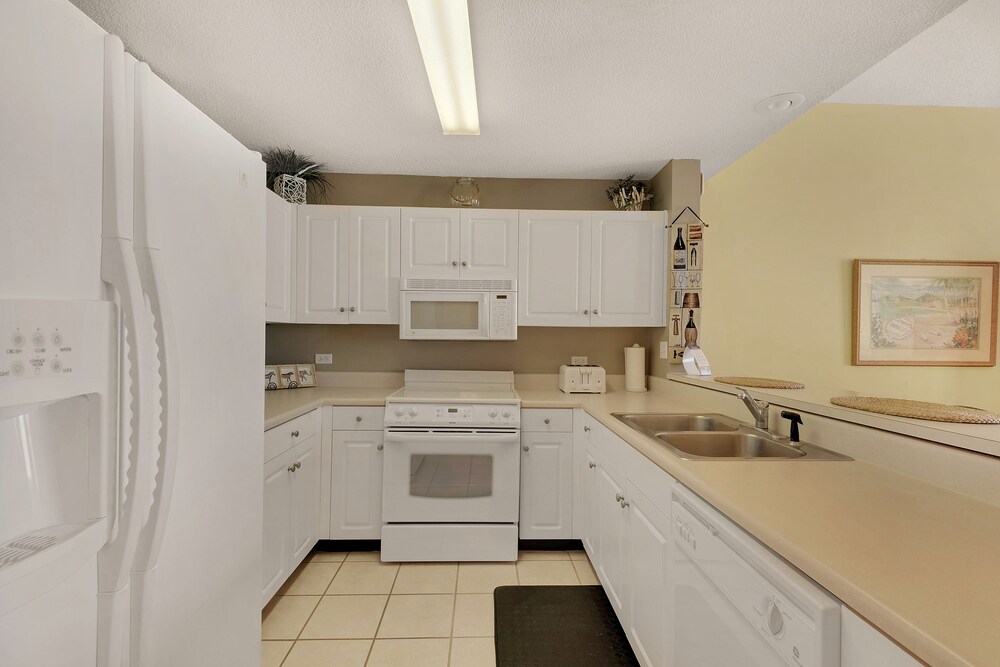 Condo, 2 Bedrooms, 2 Bathrooms, Sea View - In-Room Kitchen