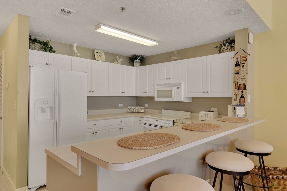 Condo, 2 Bedrooms, 2 Bathrooms, Sea View - In-Room Kitchen