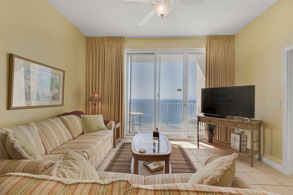 Condo, 2 Bedrooms, 2 Bathrooms, Sea View - Living Room