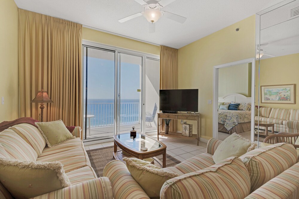 Condo, 2 Bedrooms, 2 Bathrooms, Sea View - Living Room