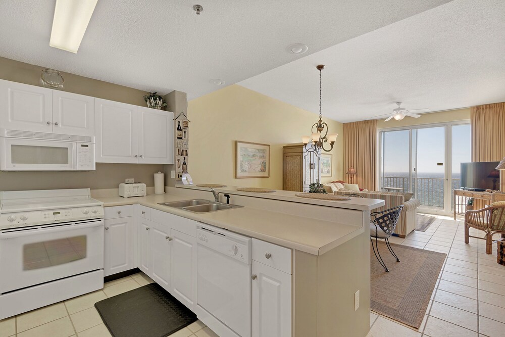 Condo, 2 Bedrooms, 2 Bathrooms, Sea View - In-Room Kitchen