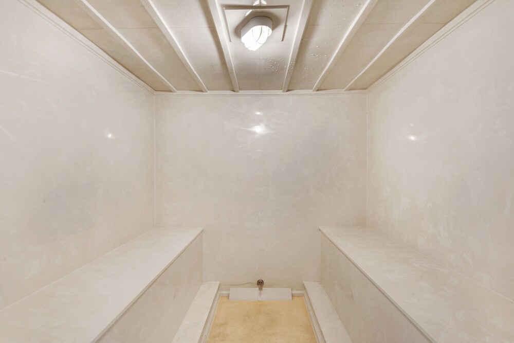 Steam Room