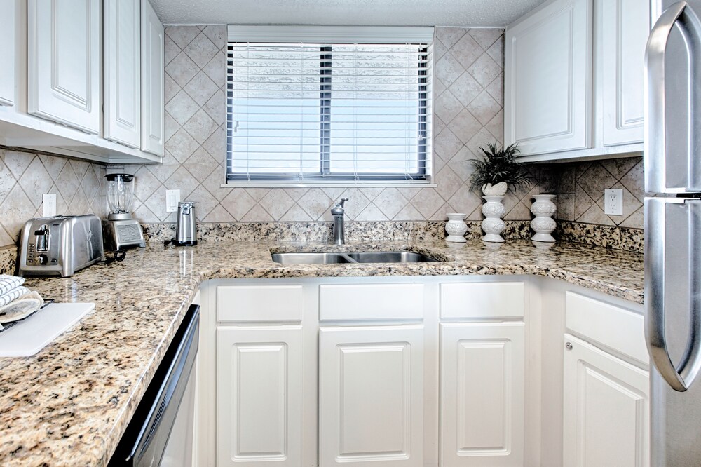Condo, 2 Bedrooms, 2 Bathrooms, Sea View - In-Room Kitchen
