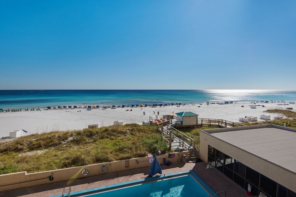 Condo, 1 Bedroom, 1.5 Bathroom, Sea Facing - Balcony