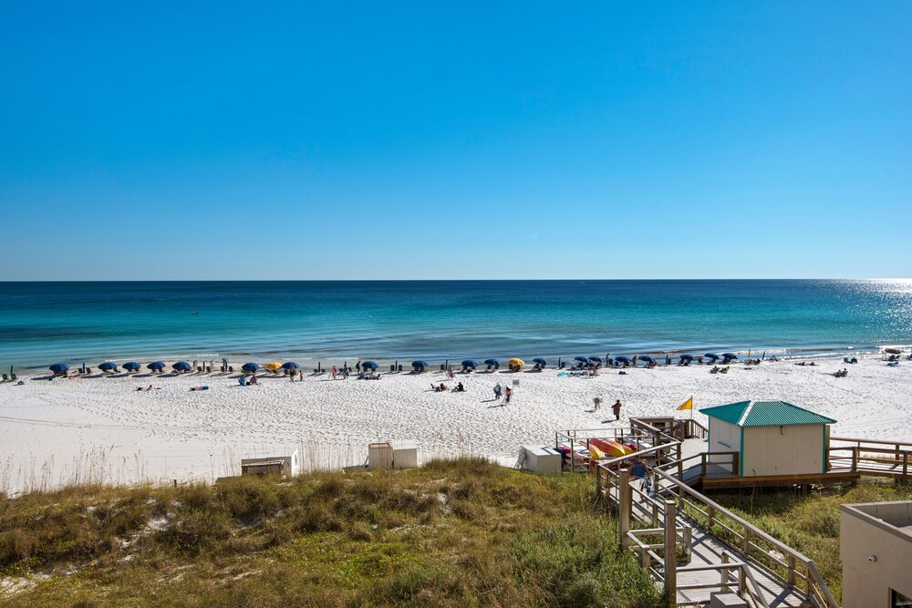 Condo, 1 Bedroom, 1.5 Bathroom, Sea Facing - Balcony