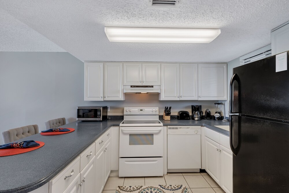 Condo, 1 Bedroom, 1.5 Bathroom, Sea View - In-Room Kitchen