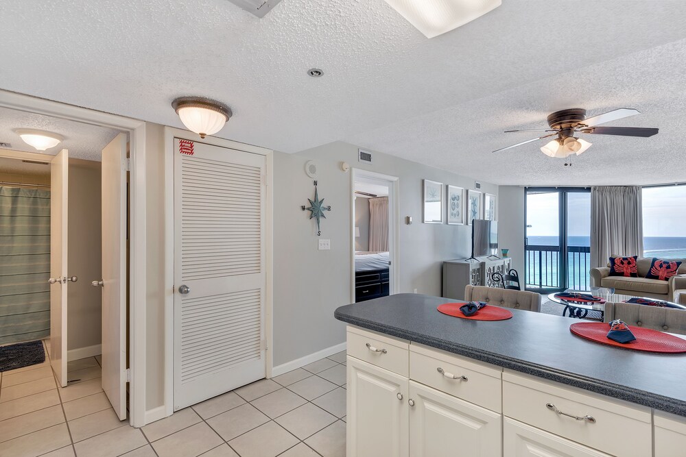 Condo, 1 Bedroom, 1.5 Bathroom, Sea View - In-Room Kitchen