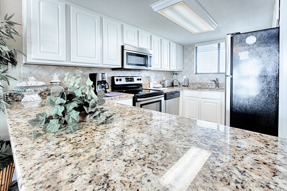 Condo, 2 Bedrooms, 2 Bathrooms, Sea View - In-Room Kitchen