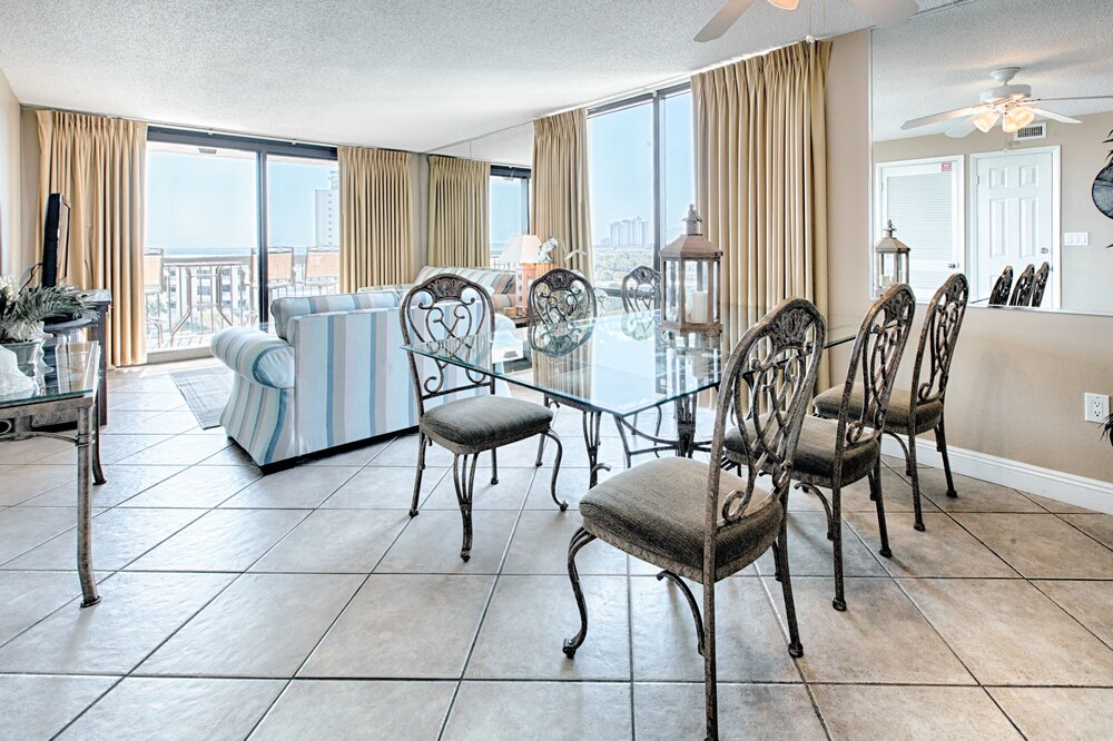 Condo, 2 Bedrooms, 2 Bathrooms, Sea View - In-Room Dining