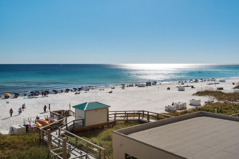 Condo, 1 Bedroom, 1.5 Bathroom, Sea Facing - Balcony