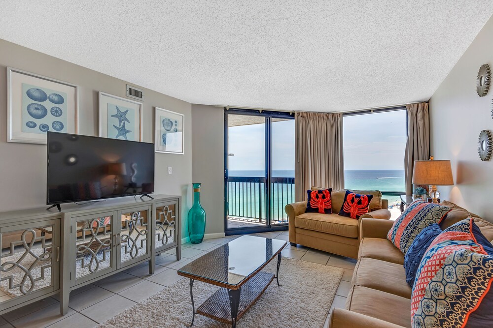 Condo, 1 Bedroom, 1.5 Bathroom, Sea View - Living Area