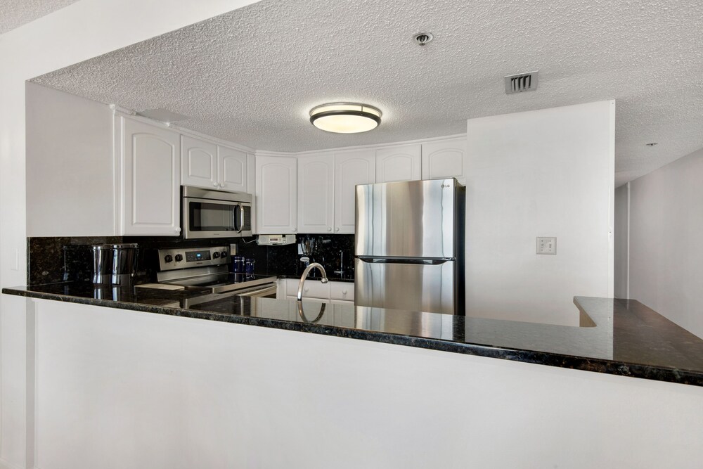 Condo, 1 Bedroom, 1.5 Bathroom, Sea Facing - In-Room Kitchen