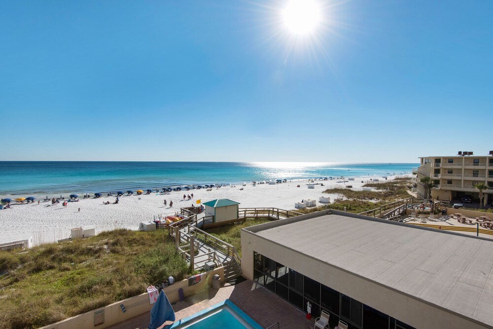 Condo, 1 Bedroom, 1.5 Bathroom, Sea Facing - Balcony