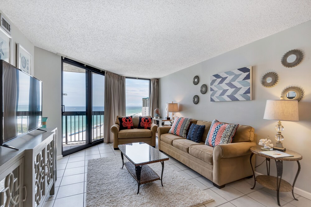 Condo, 1 Bedroom, 1.5 Bathroom, Sea View - Living Area