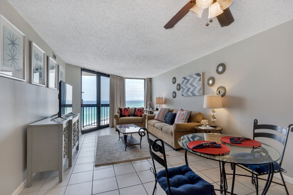Condo, 1 Bedroom, 1.5 Bathroom, Sea View - In-Room Dining