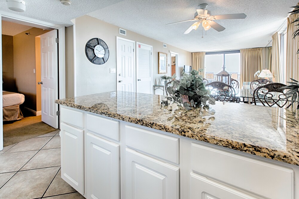 Condo, 2 Bedrooms, 2 Bathrooms, Sea View - In-Room Kitchen