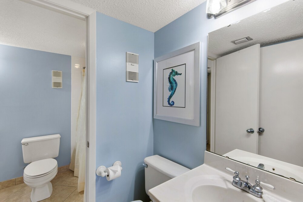 Condo, 1 Bedroom, 1.5 Bathroom, Sea Facing - Bathroom
