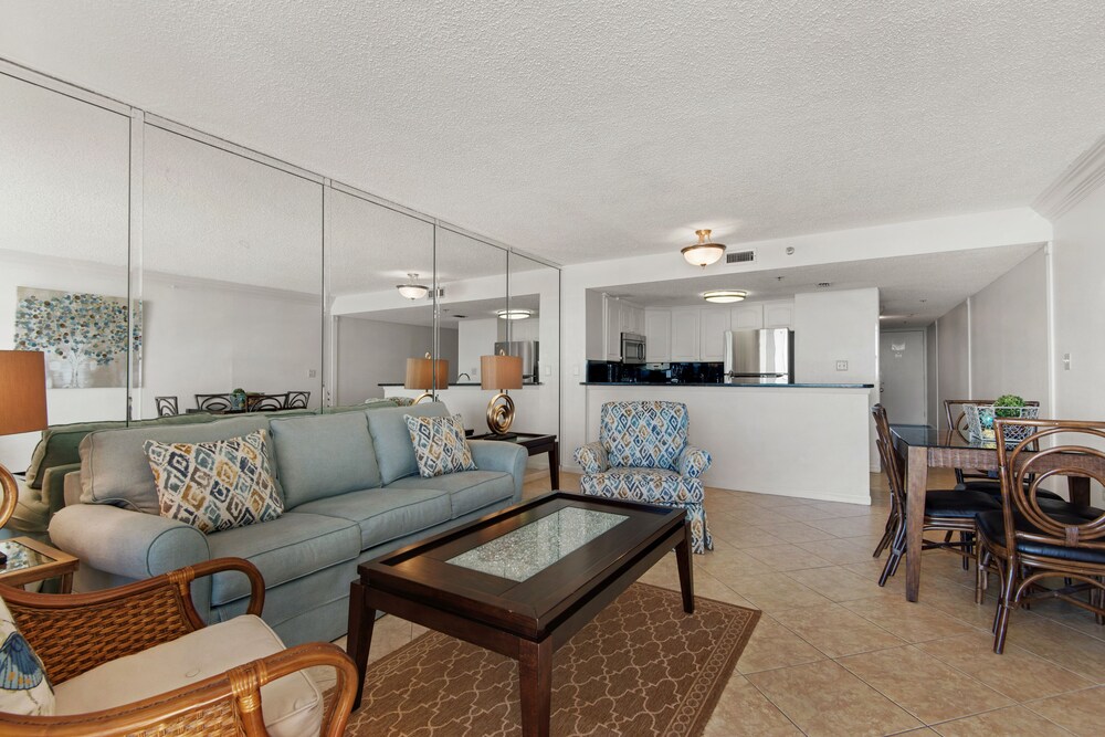 Condo, 1 Bedroom, 1.5 Bathroom, Sea Facing - Living Room