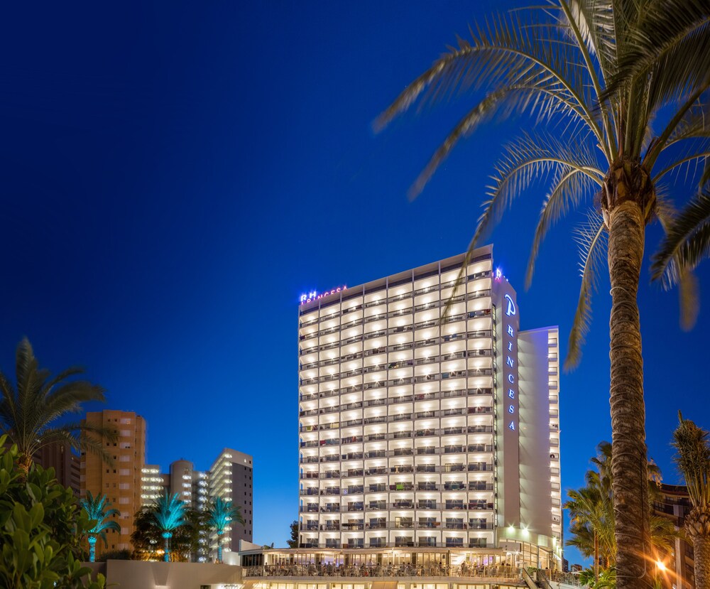 Façade de l'hôtel - Soir/Nuit