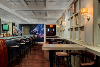 Hotel Bar