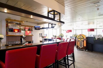 Hotel Bar