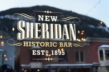 Hotel Bar