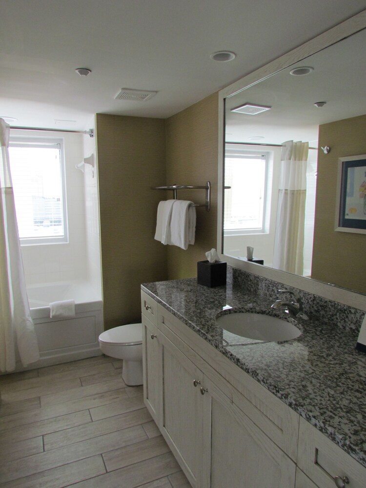 Suite, 1 Bedroom - Bathroom