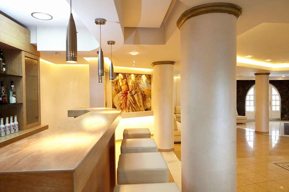 Hotel Bar