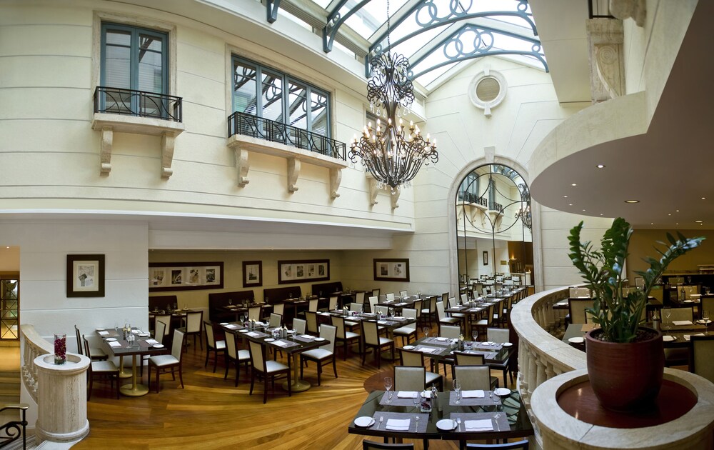 Food Court