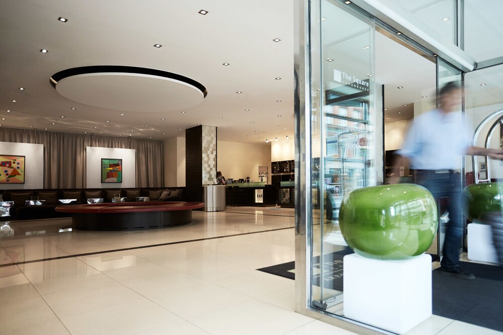 Hotel Bar